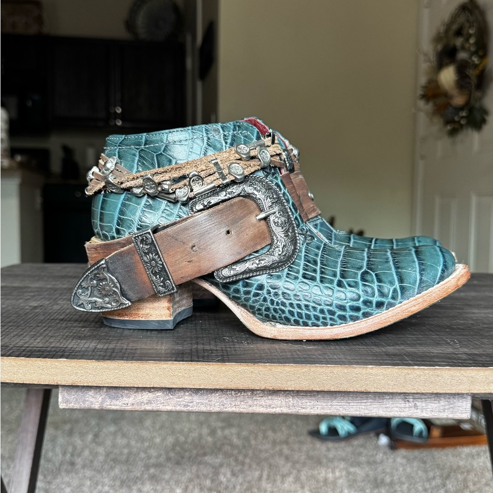 Freebird saloon Turquoise Size 7
